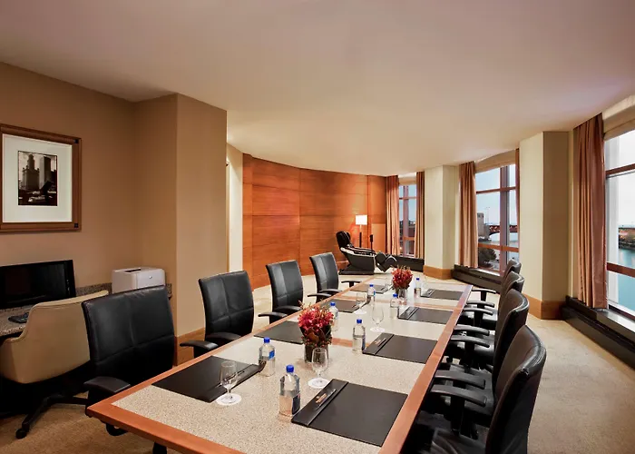 Hotel Sheraton Grand Riverwalk 4*