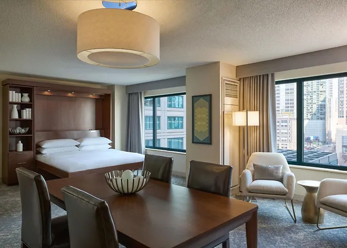Hotel Sheraton Grand Riverwalk Chicago